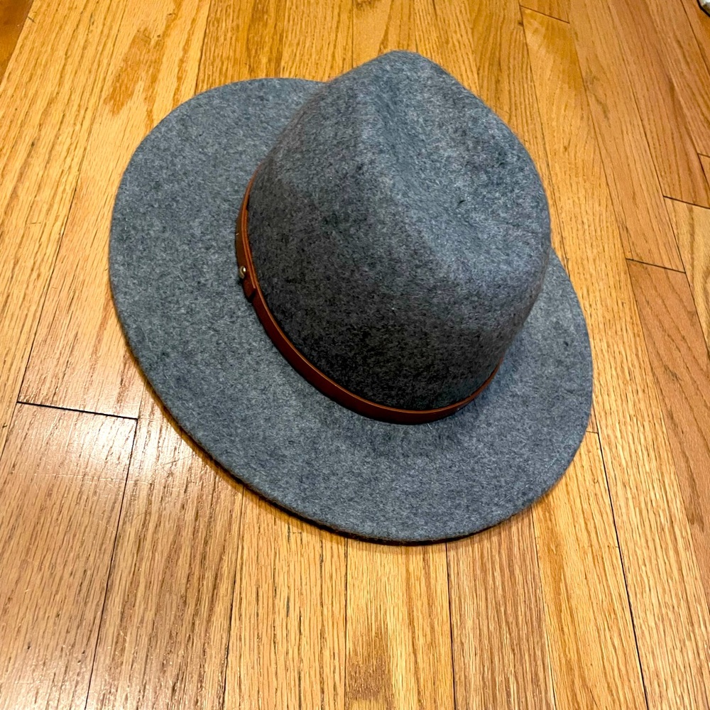 Free People Felt hat with brim - NWT